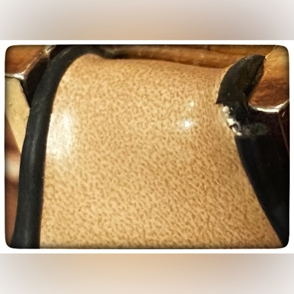Ladies Crocodile-Embossed Handbag in Tan and accents of Brown - Picture 8 of 9